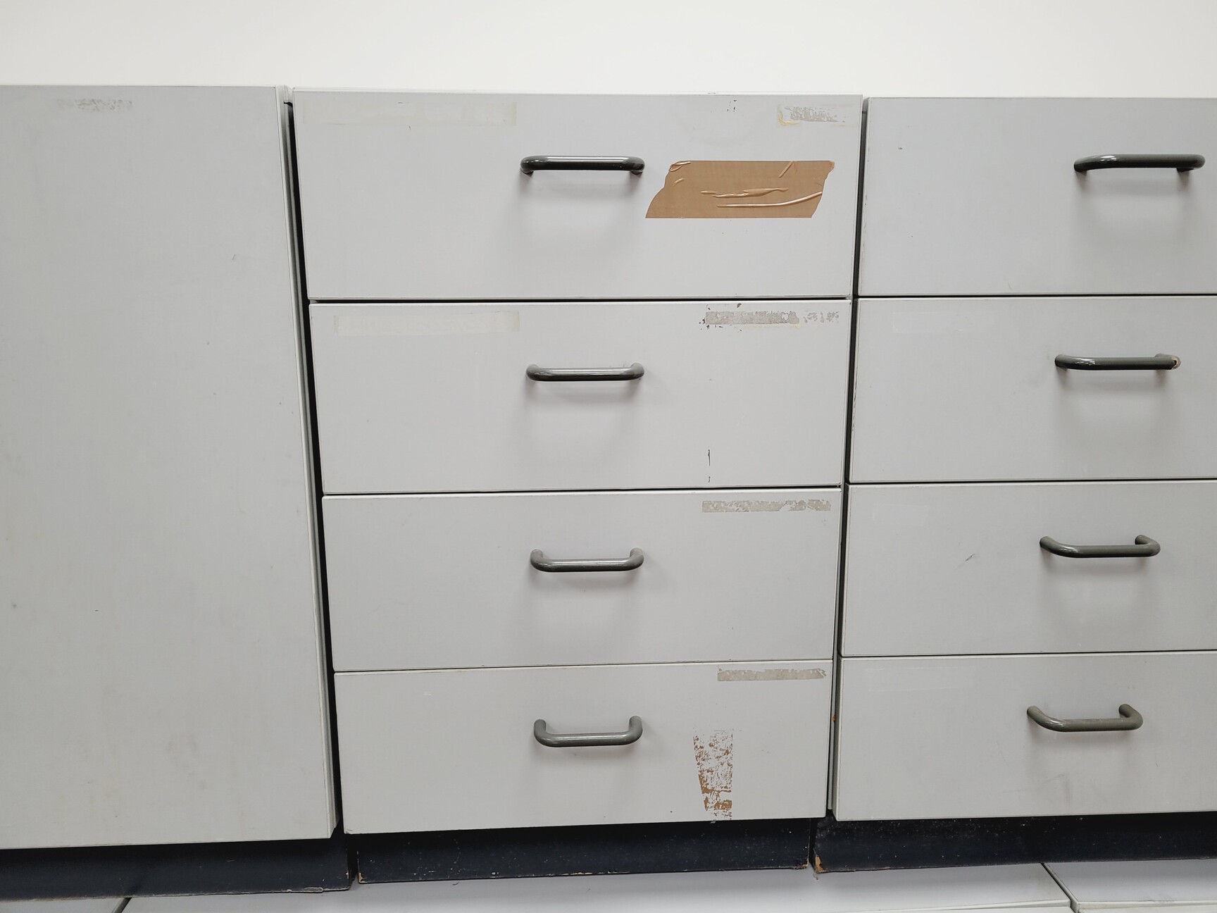 Image of Job Lot Lab Cupboards & Drawers  D 55.5 W 100.5 H 82.5cm Grey Laboratory