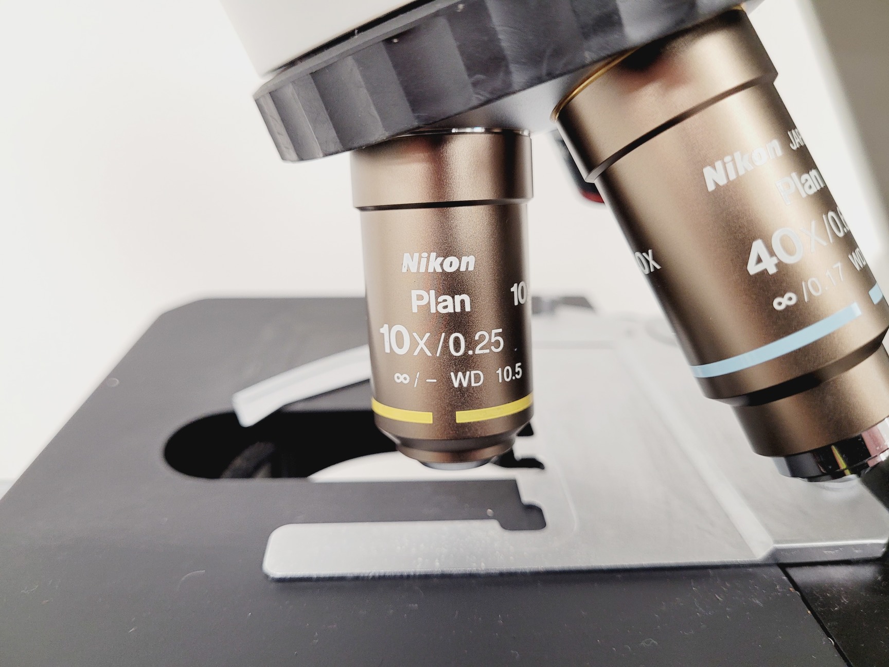 Image of Nikon Eclipse E400 Laboratory Research Microscope with 3 x Objectives Lab