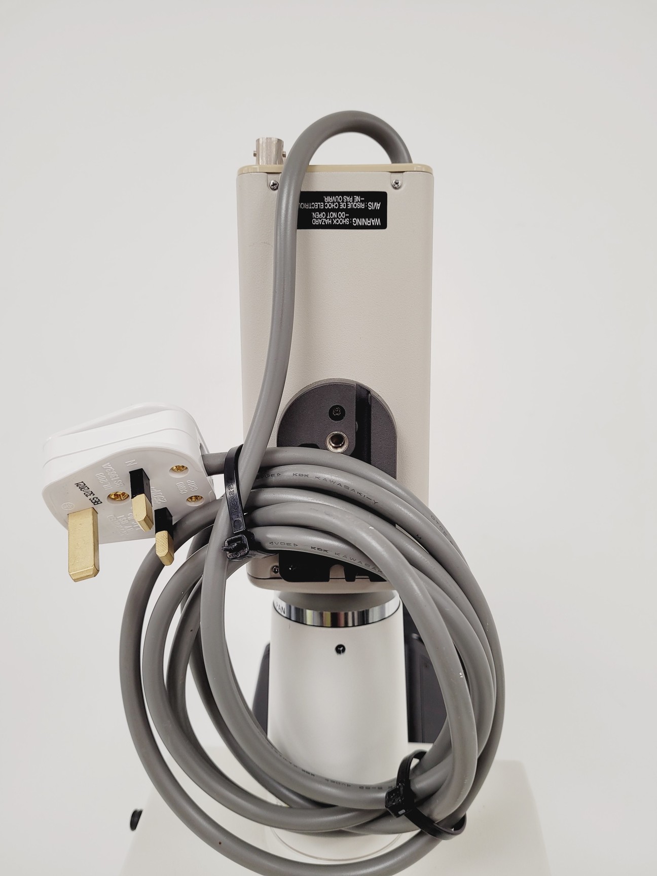 Image of Nikon Eclipse E400 Laboratory Research Microscope with 3 x Objectives Lab