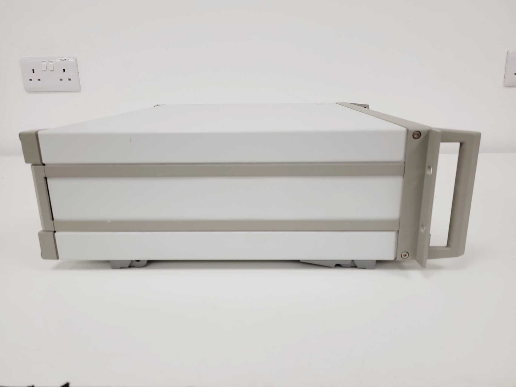 Image of Thorlabs Profile Pro 8000 Module Chassis with 6x WDM sources and Key Lab