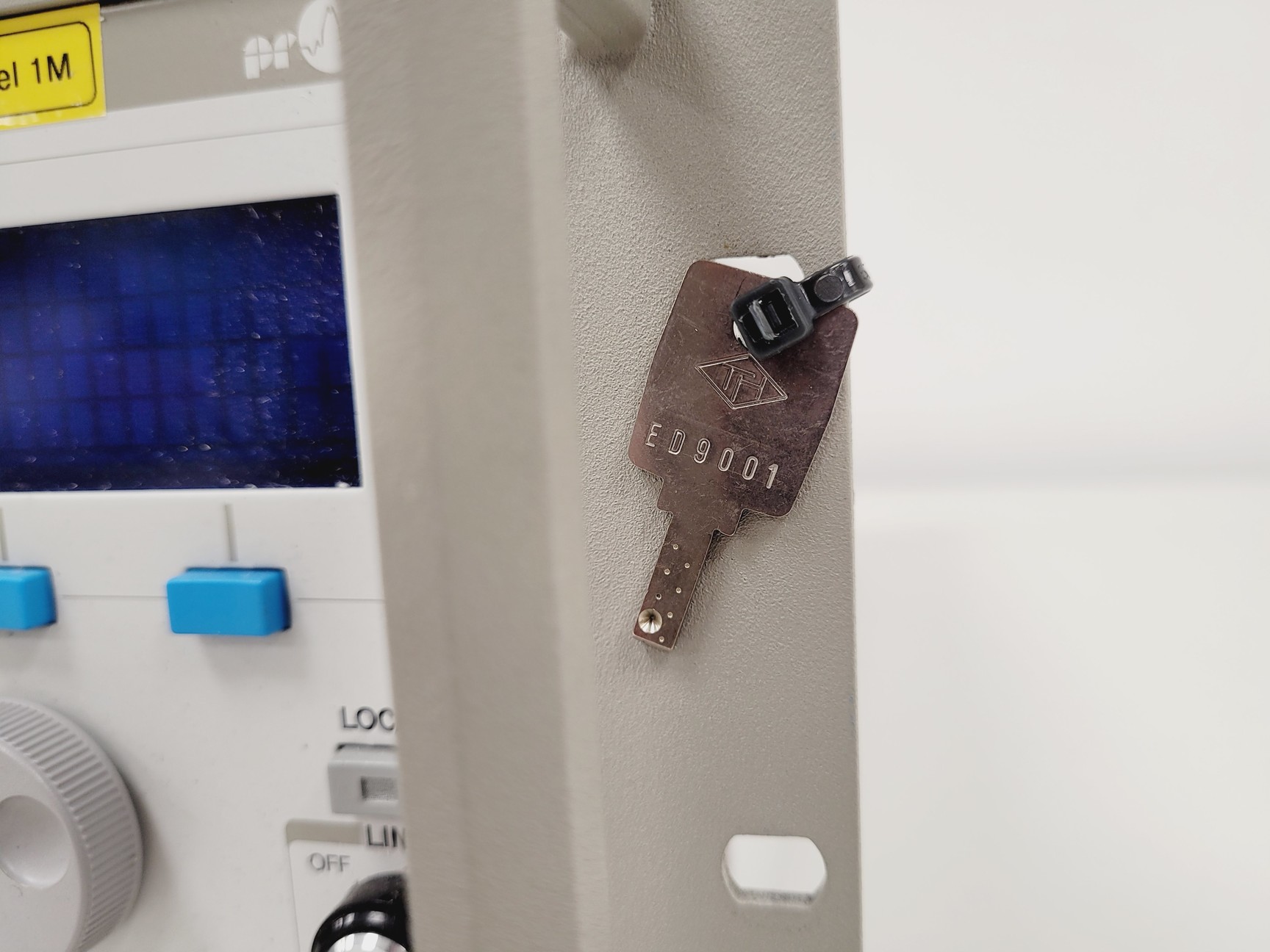 Image of Thorlabs Profile Pro 8000 Module Chassis with 6x WDM sources and Key Lab