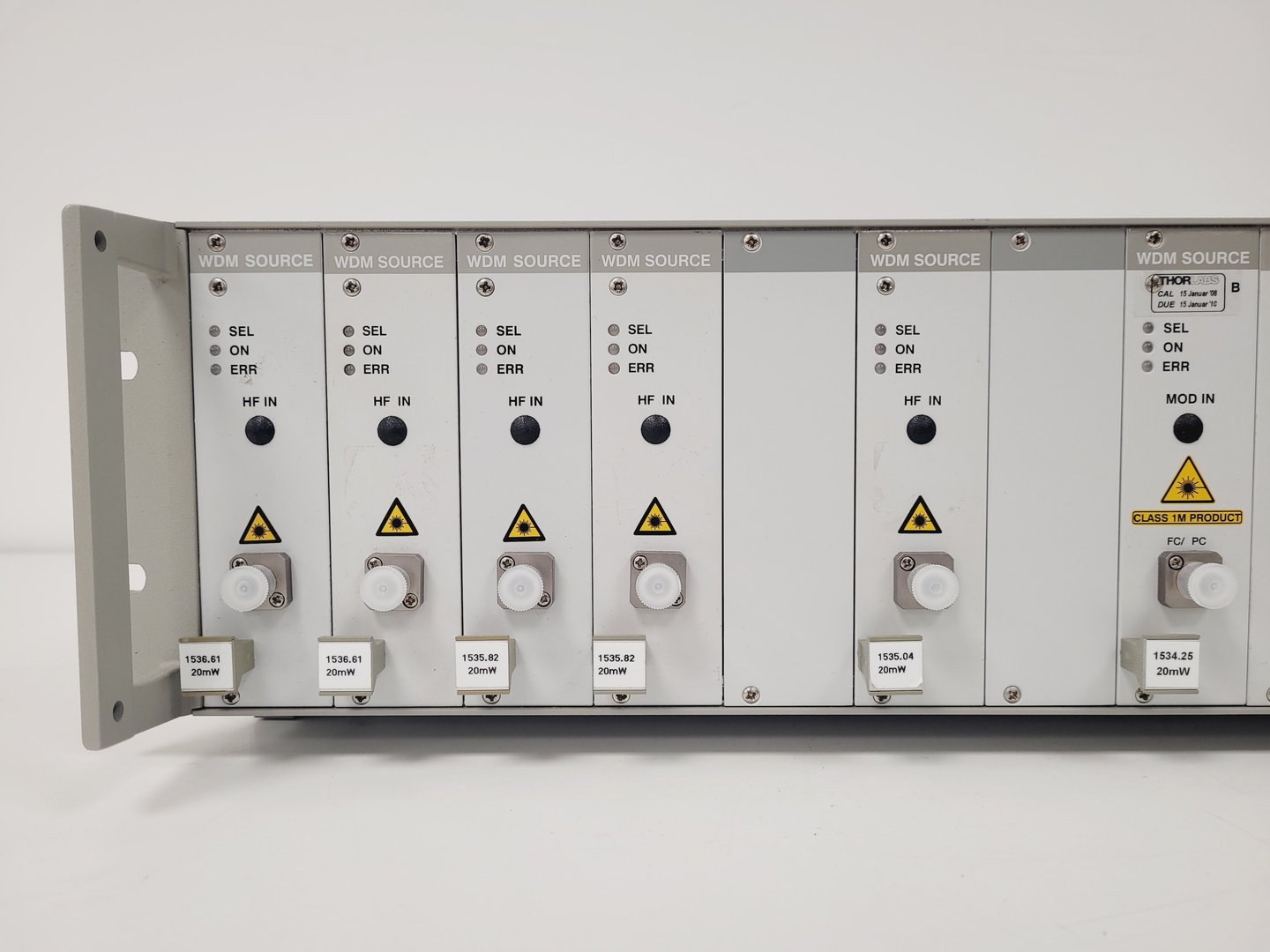 Image of Thorlabs Profile Pro 8000 Module Chassis with 6x WDM sources and Key Lab