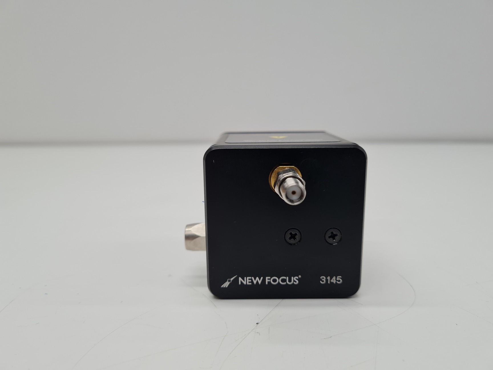 Image of New Focus Model 1544 Amplified IR Photoreceiver 12-GHz Lab