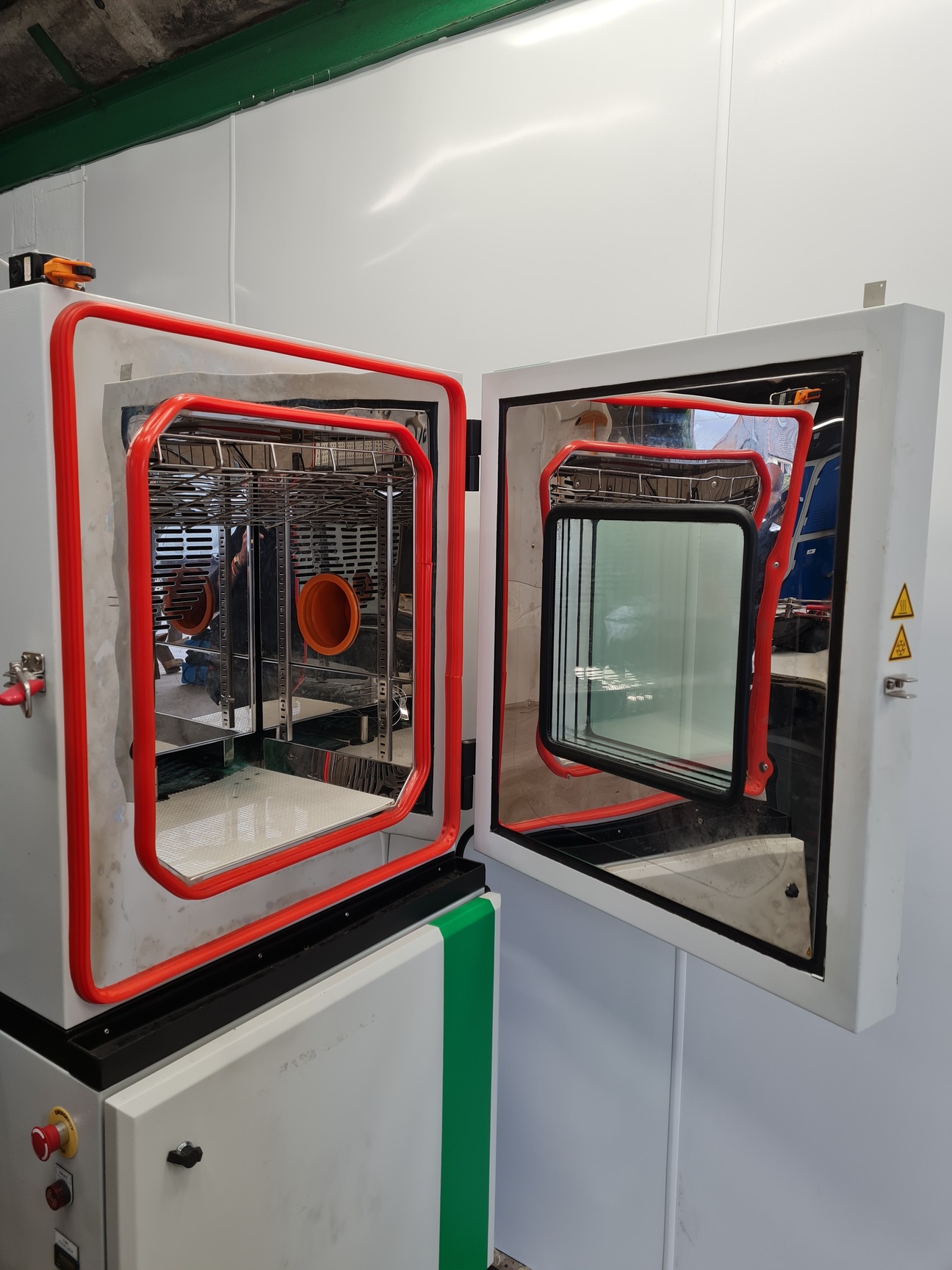 Image of CME Climatic Chamber PAC-120-A-H Laboratory Growth Chamber Lab