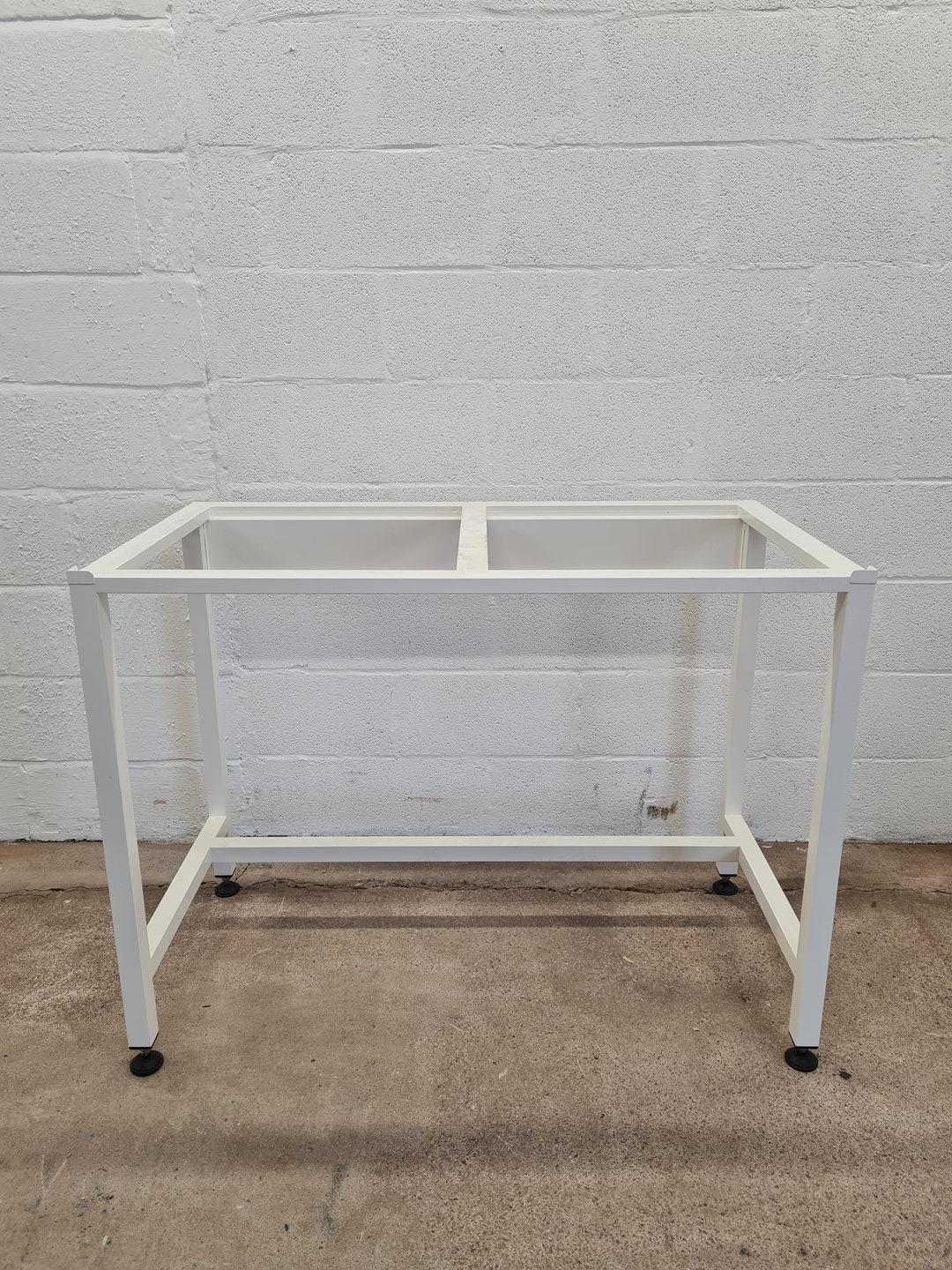 Image of Monmouth Circulaire Vertical Laminar Flow Cabinet & Stand Model: VLF 1200 Lab.