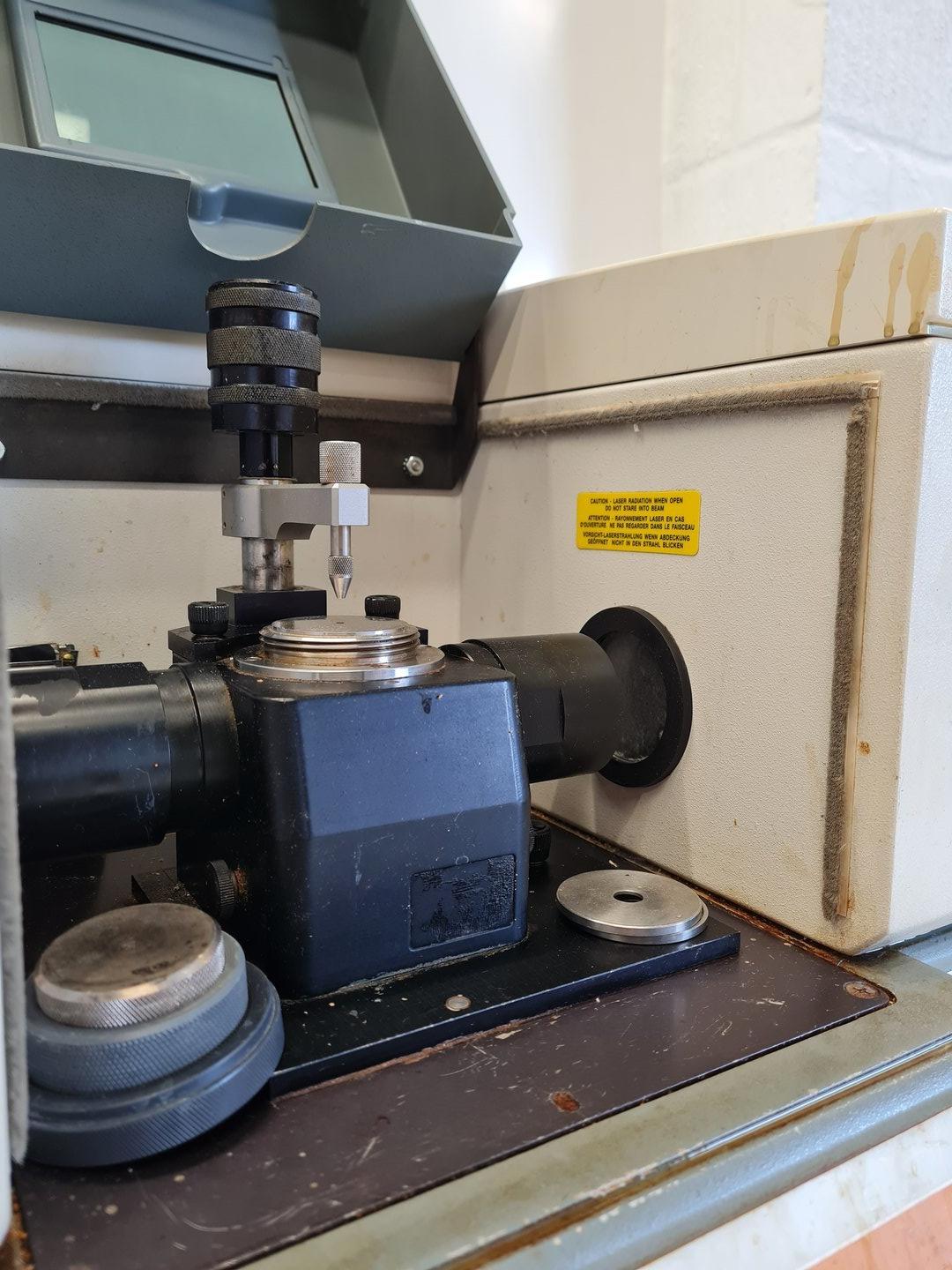 Image of Varian 800 FT-IR Spectrometer Scimitar Series Lab