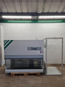 Thumbnail image of Faster VLF 1540 Laminar Flow Cabinet with Stand Lab