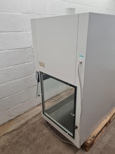 Thumbnail image of Faster VLF 1540 Laminar Flow Cabinet with Stand Lab