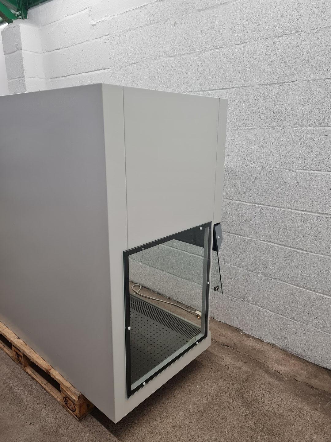 Image of Faster VLF 1540 Laminar Flow Cabinet with Stand Lab