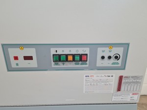 Thumbnail image of Faster VLF 1540 Laminar Flow Cabinet with Stand Lab