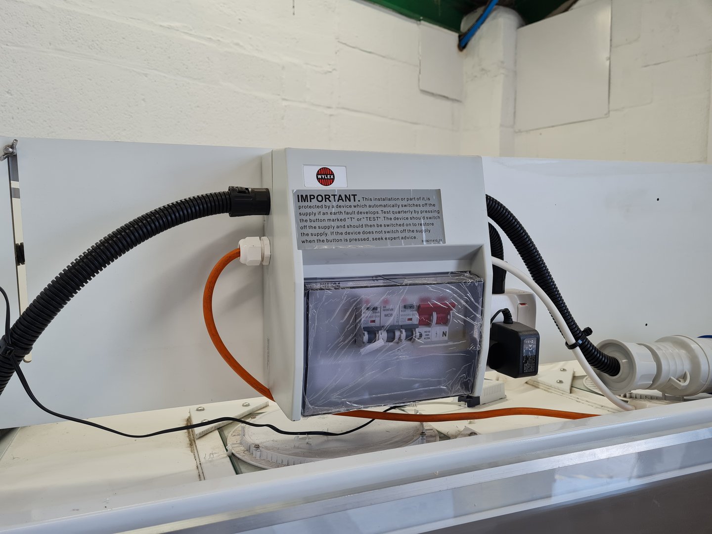 Image of Clean Air Recirculating Fume Cupboard with Water Filtration System Lab