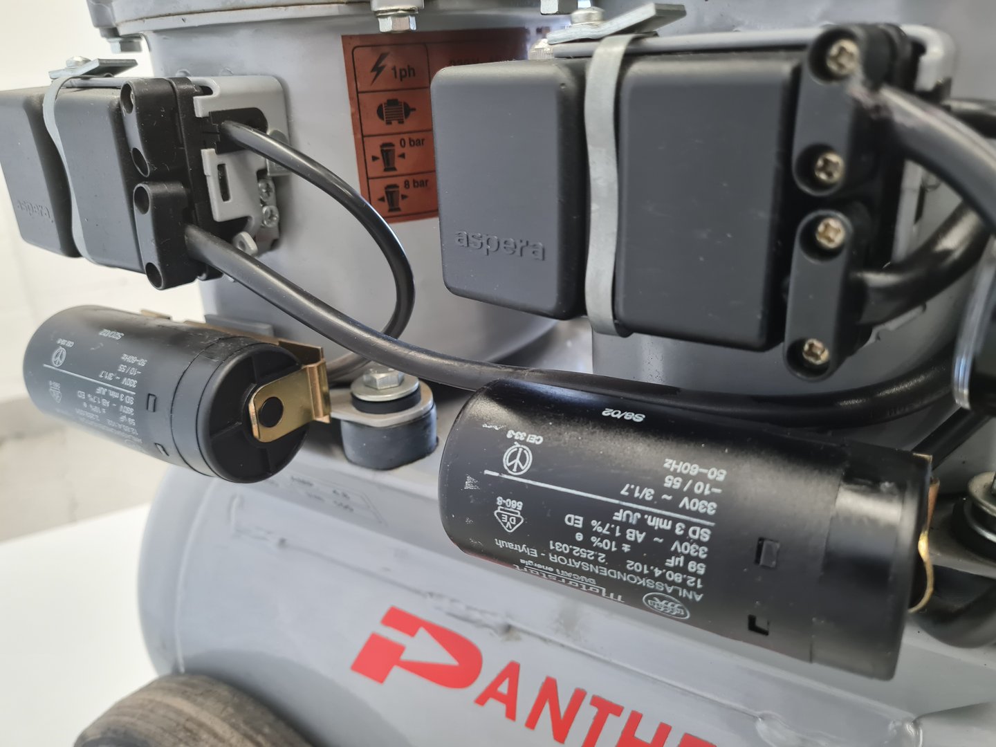 Image of Panther Lab Air Compressor Model: CW 100/24 AL 
