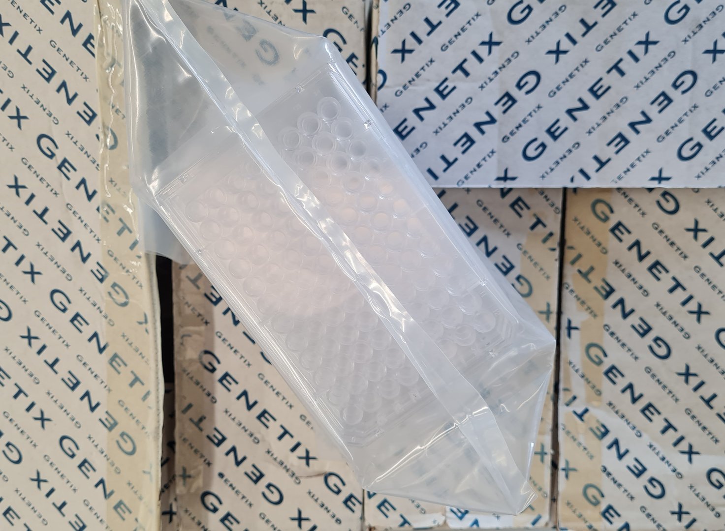 Image of Genetix Qpix2XT Benchtop Colony Picker with Software & Accessories