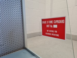 Thumbnail image of Gelaire Flow Laboratories HF72 Fume Cupboard Lab