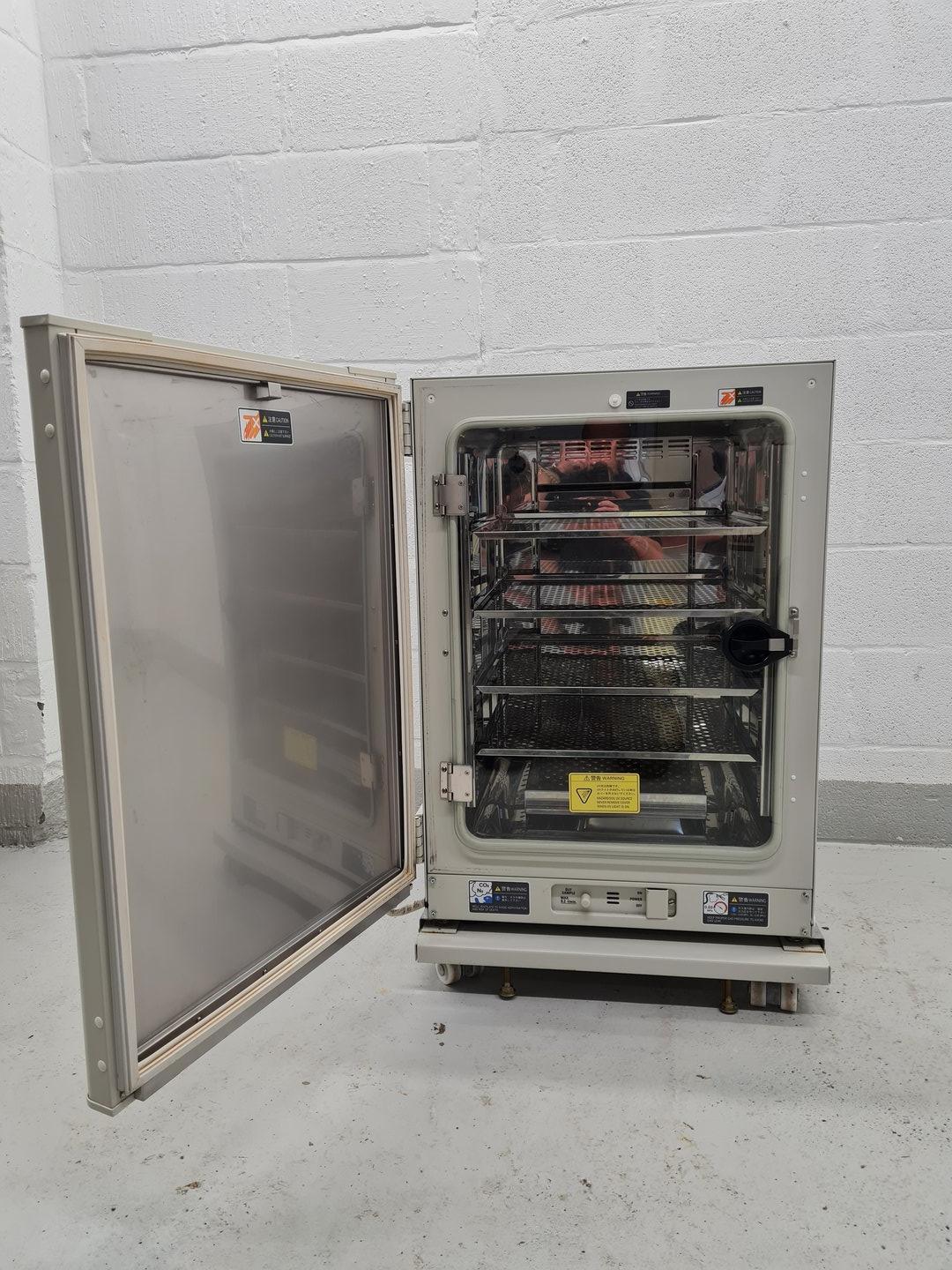 Image of Sanyo CO2 MCO-18AIC UV IR Laboratory Incubator Lab