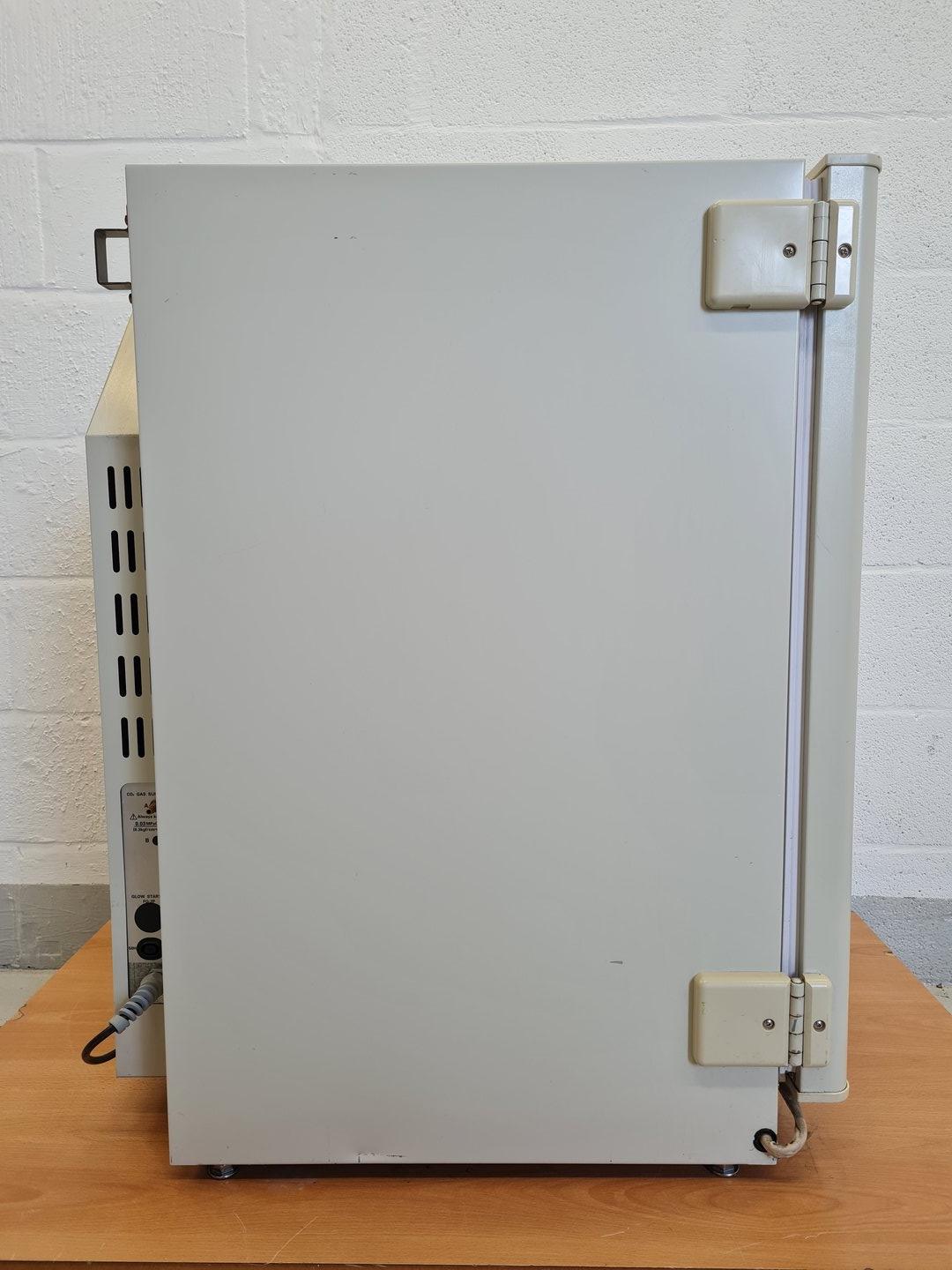 Image of Sanyo MCO-18AIC Laboratory Incubator CO2 Lab