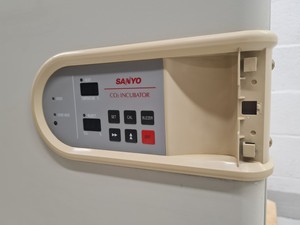 Thumbnail image of Sanyo CO2 Laboratory Incubator MCO-17AIC IR Lab