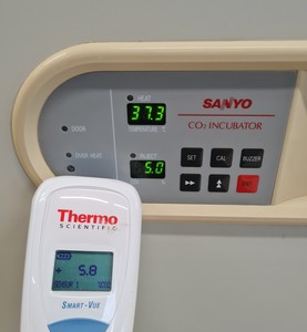 Thumbnail image of Sanyo CO2 Laboratory Incubator MCO-17AIC IR Lab