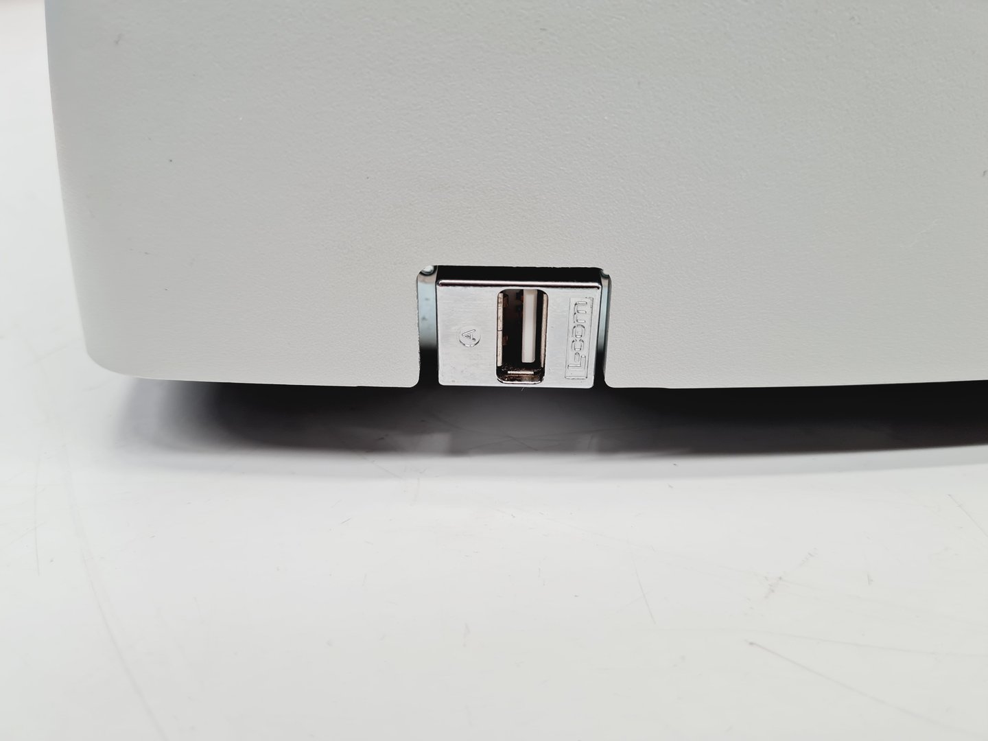 Image of Thermo Scientific Genesys 10S VIS Spectrometer Lab