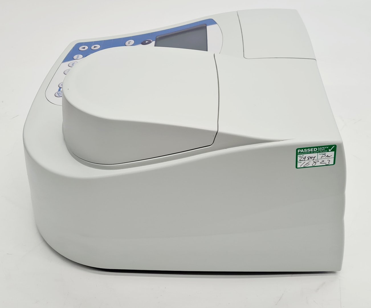 Image of Thermo Scientific Genesys 10S VIS Spectrometer Lab