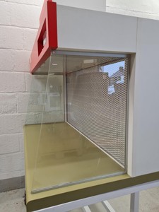 Thumbnail image of M.D.H. Microflow Laminar Flow Cabinet & Stand Lab