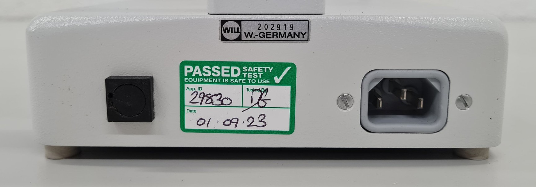 Image of Hund Wetzlar Wilovert Inverted Microscope w/ 1 x Objective 20/0.25 Ph-p Lab