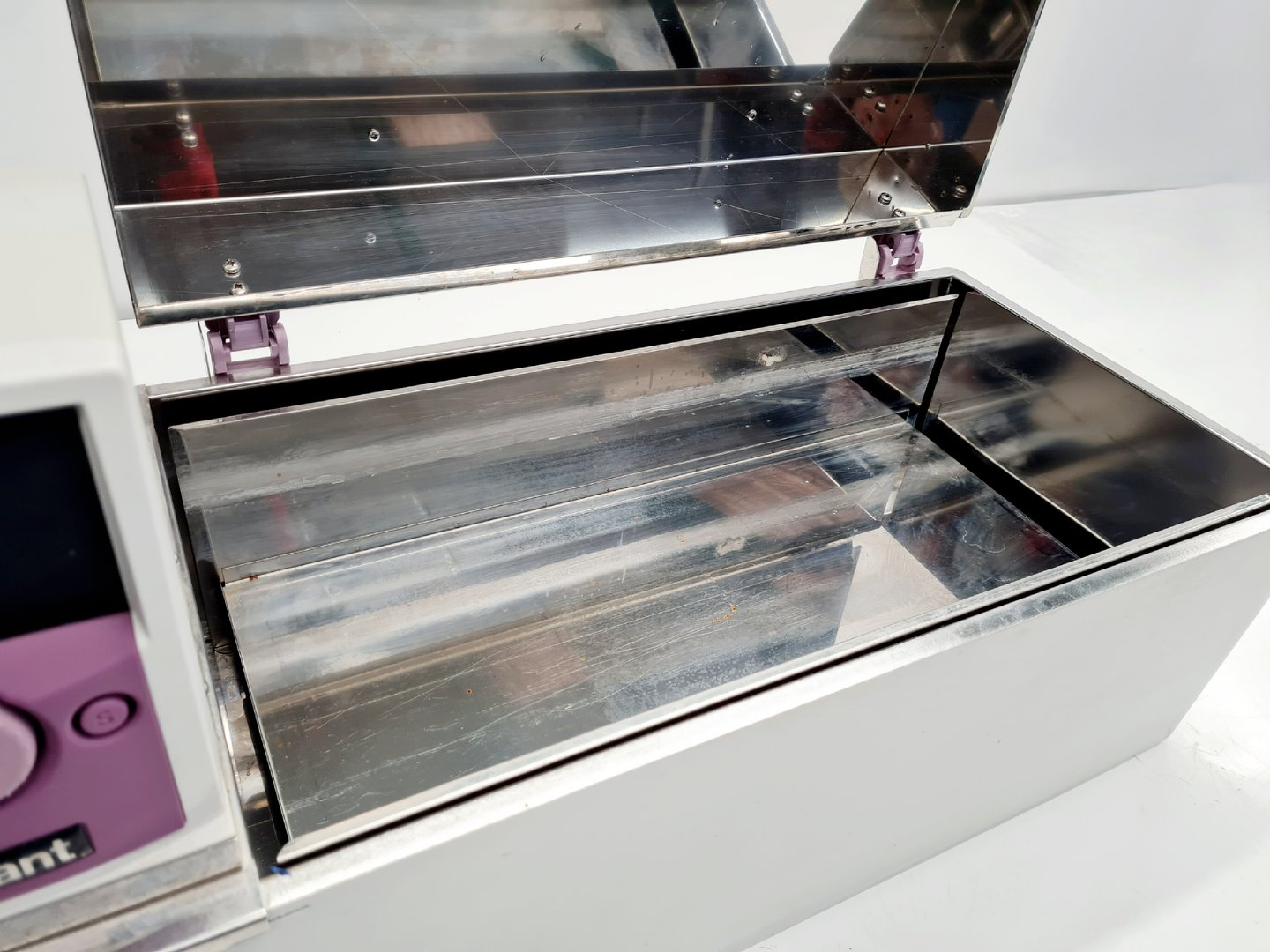 Image of Grant 38L Water Bath with GD100 Heater GD100–S38 Lab