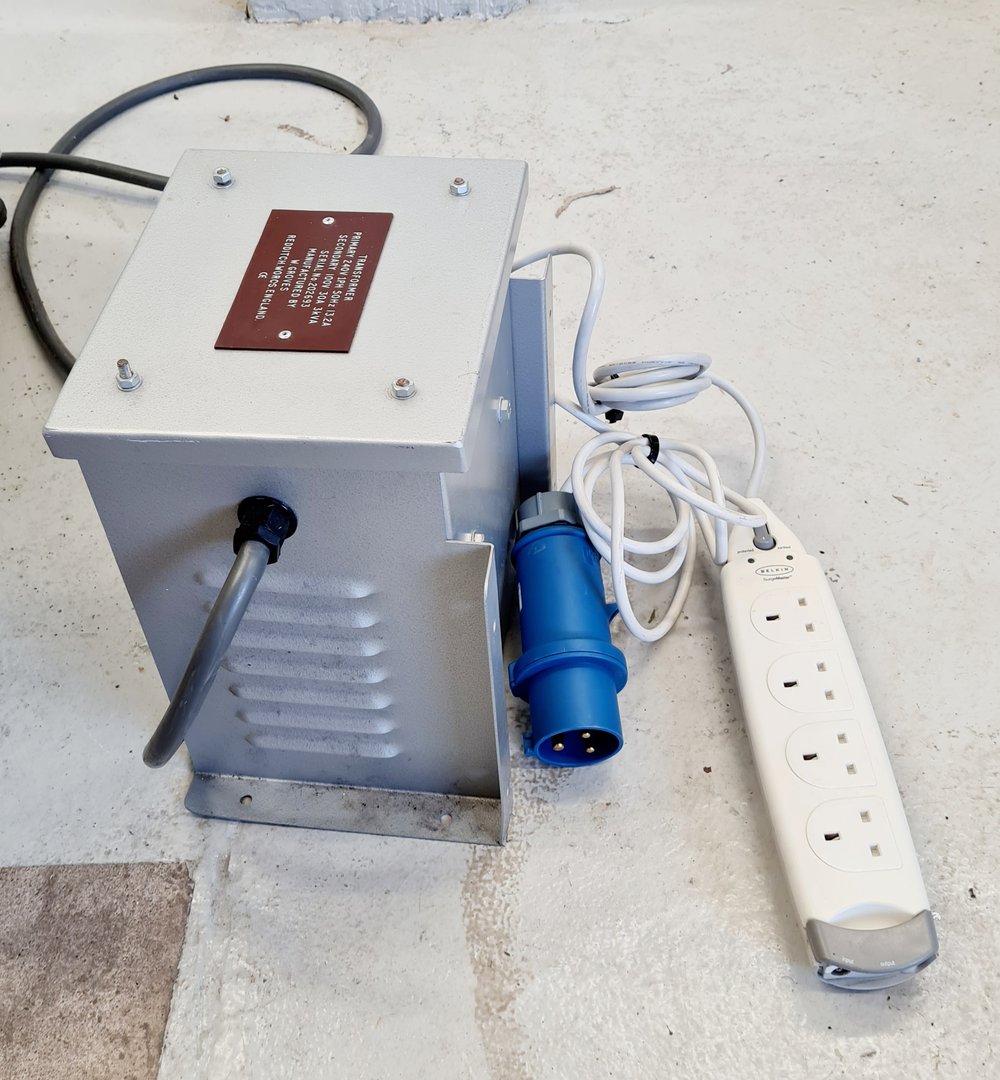 Image of Jeol JSM-5910LV SEM Scanning Electron Microscope Lab