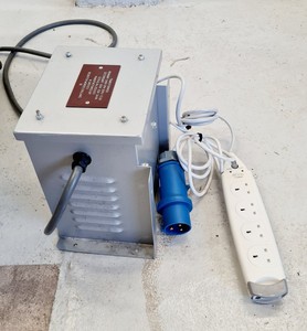 Thumbnail image of Jeol JSM-5910LV SEM Scanning Electron Microscope Lab