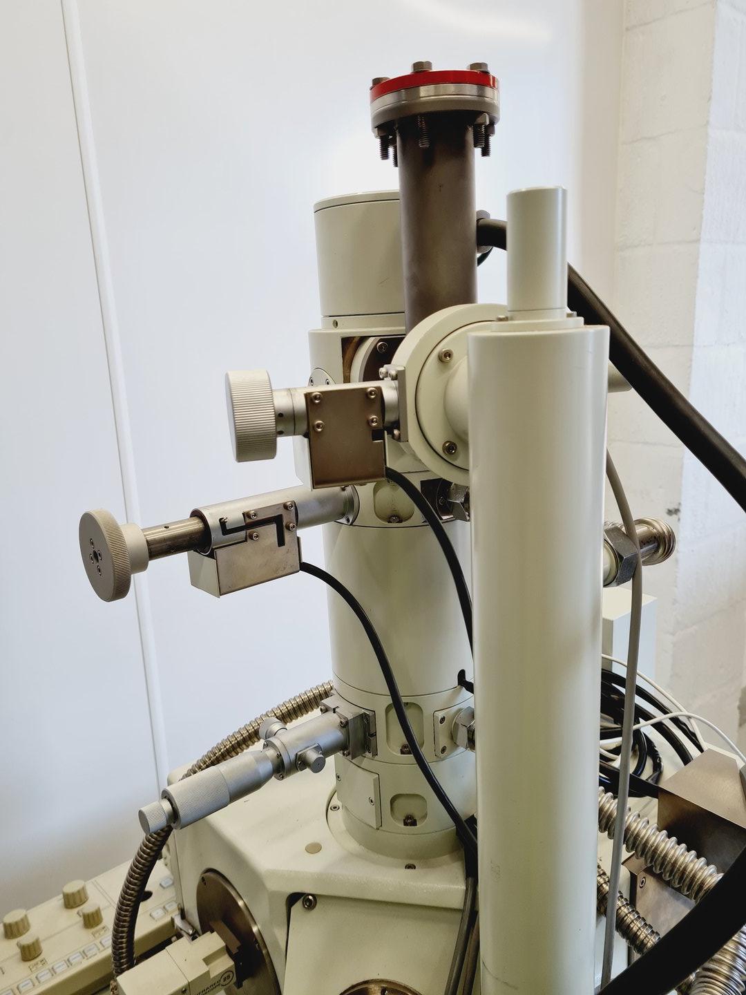 Image of Jeol JSM-5910LV SEM Scanning Electron Microscope Lab