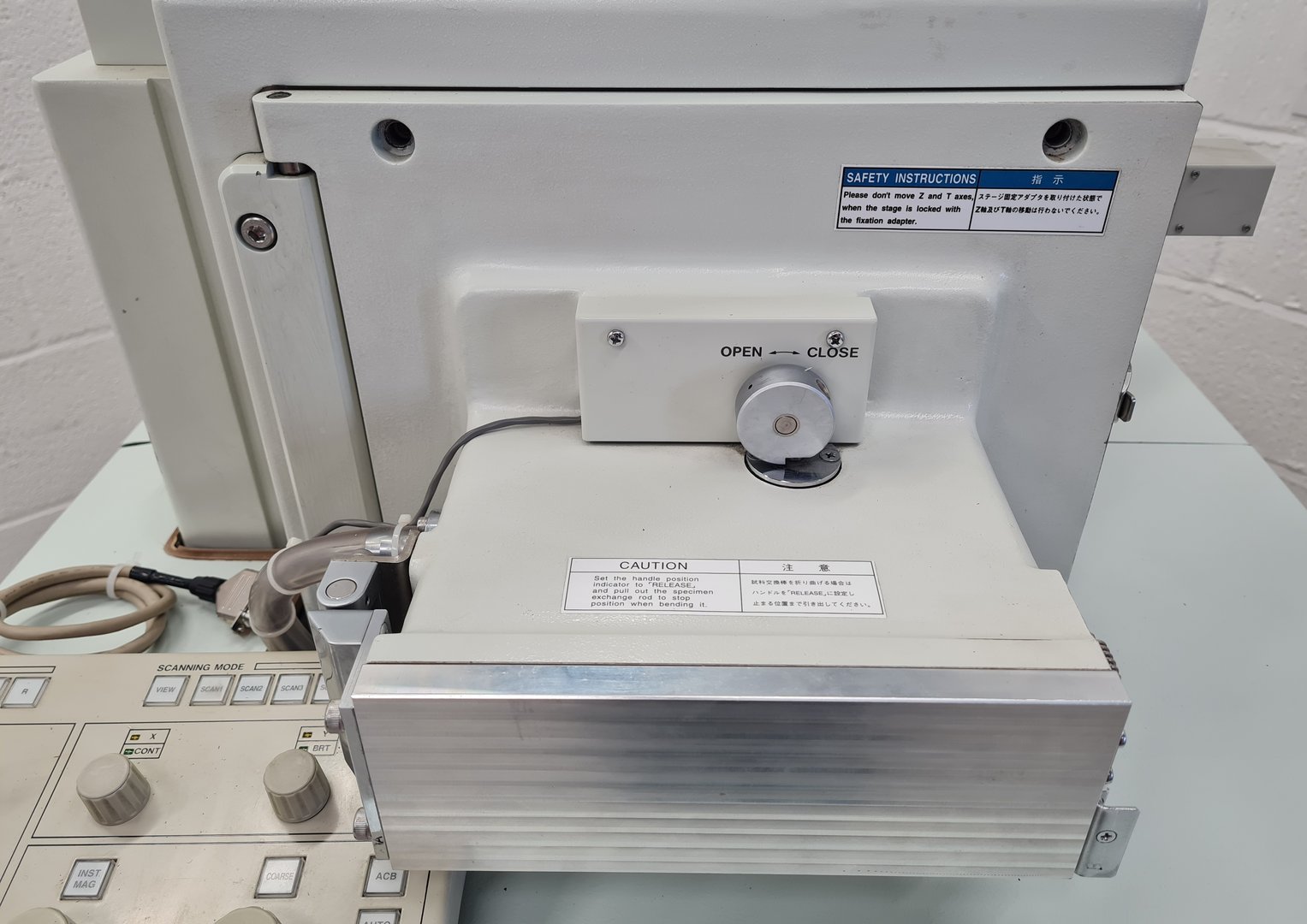 Image of Jeol JSM-5910LV SEM Scanning Electron Microscope Lab