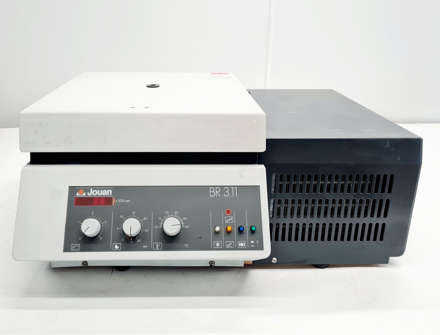 Image of Jouan BR3.11 Refrigerated Benchtop Centrifuge Lab