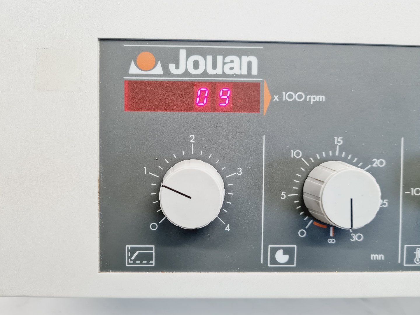 Image of Jouan BR3.11 Refrigerated Benchtop Centrifuge Lab