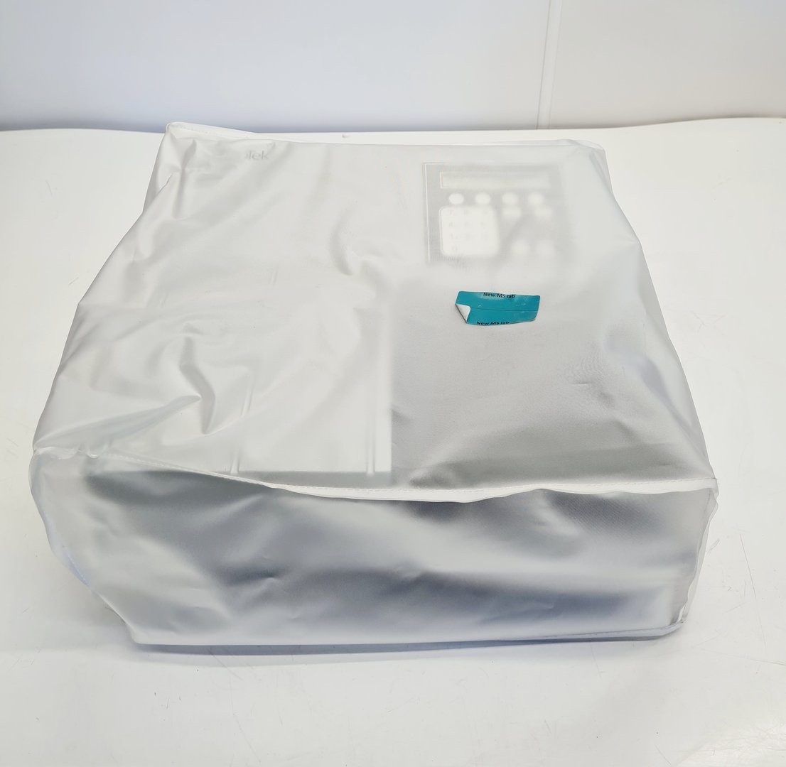 Image of BioTek EL808 Microplate Reader Lab