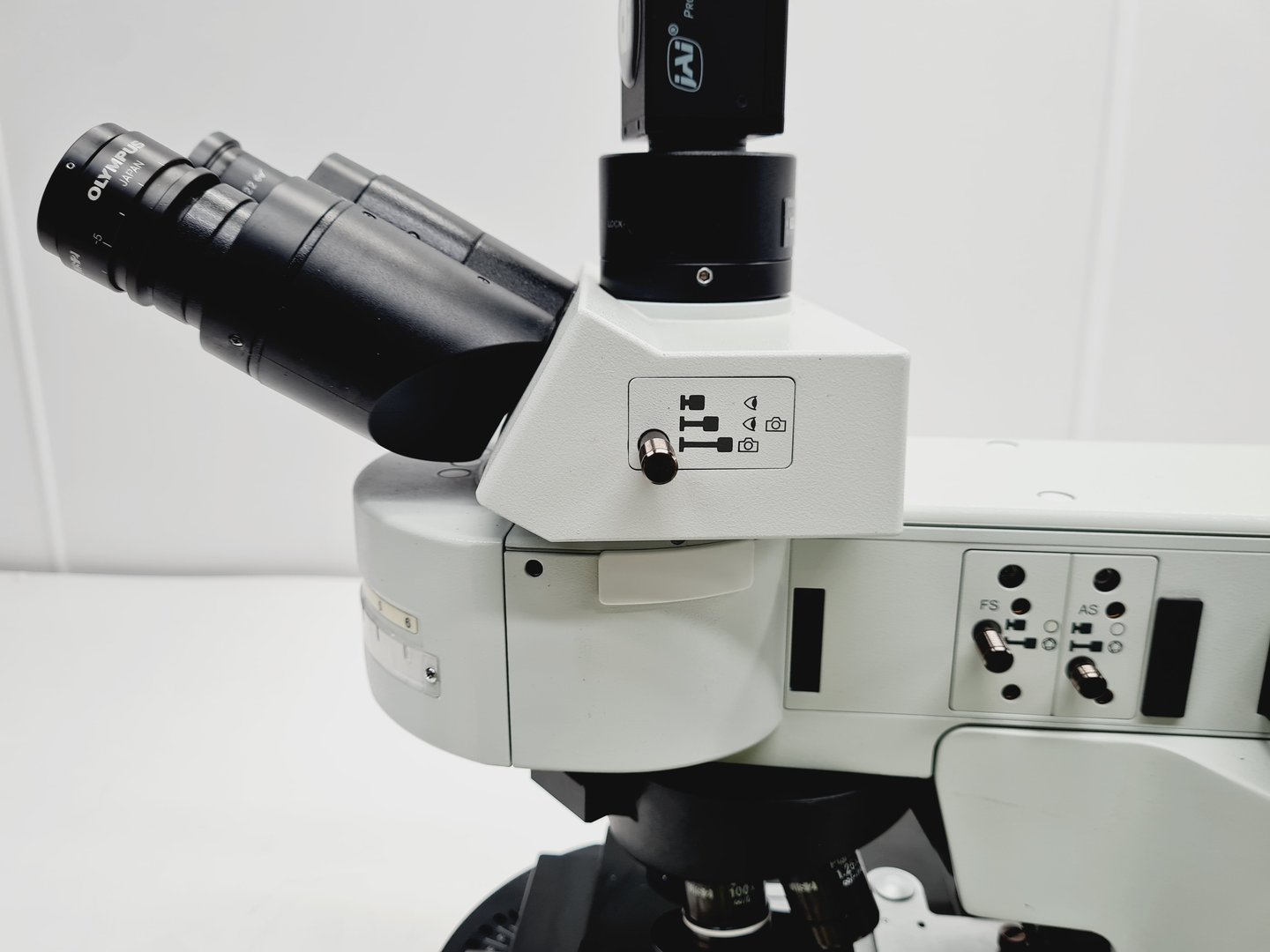 Image of Olympus BX61 Microscope System w/ 4 x Objectives and Camera Lab Faulty