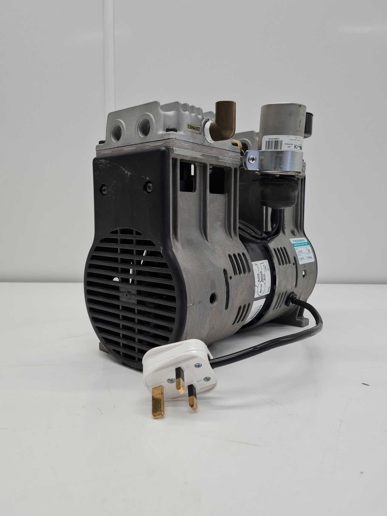Image of Thomas Compressor Vacuum Pump Model No. 2750TGHI52/48-402 I