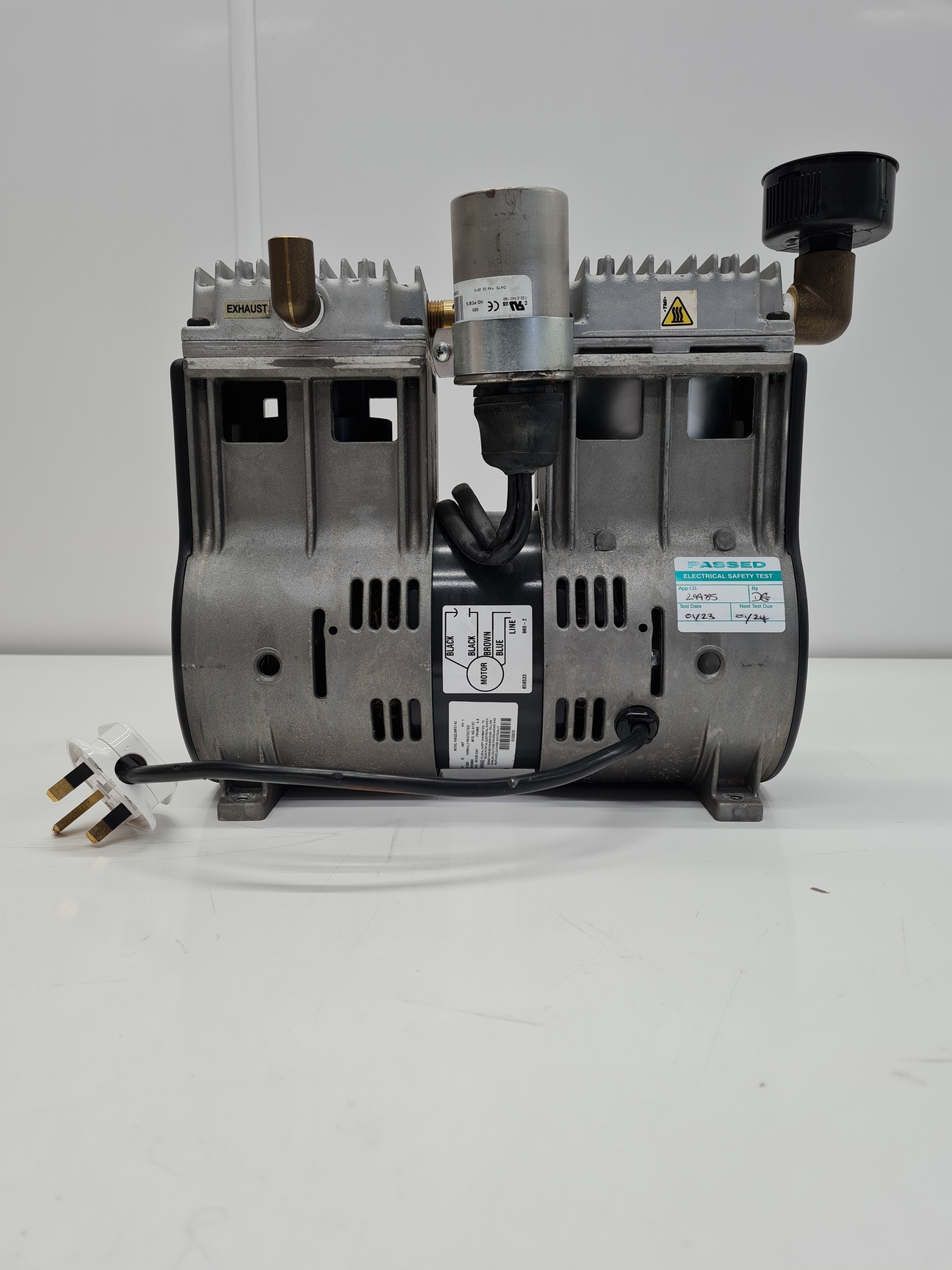 Image of Thomas Compressor Vacuum Pump Model No. 2750TGHI52/48-402 I