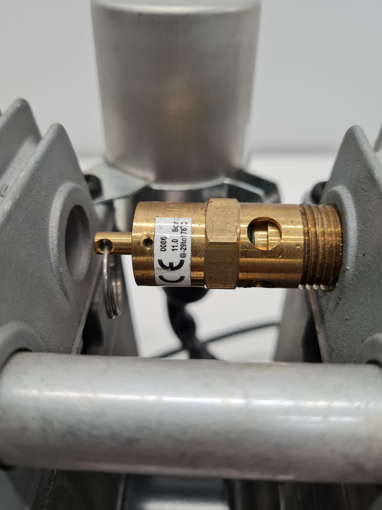 Image of Thomas Compressor Vacuum Pump Model No. 2750TGHI52/48-402 I