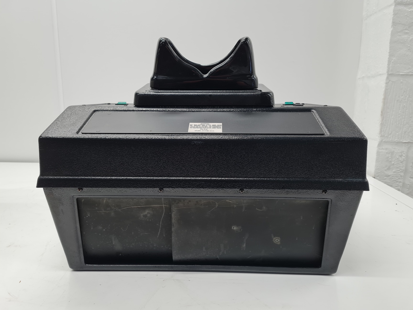 Image of UVP Chromato-Vue C-75 UV Viewing Cabinet Lab