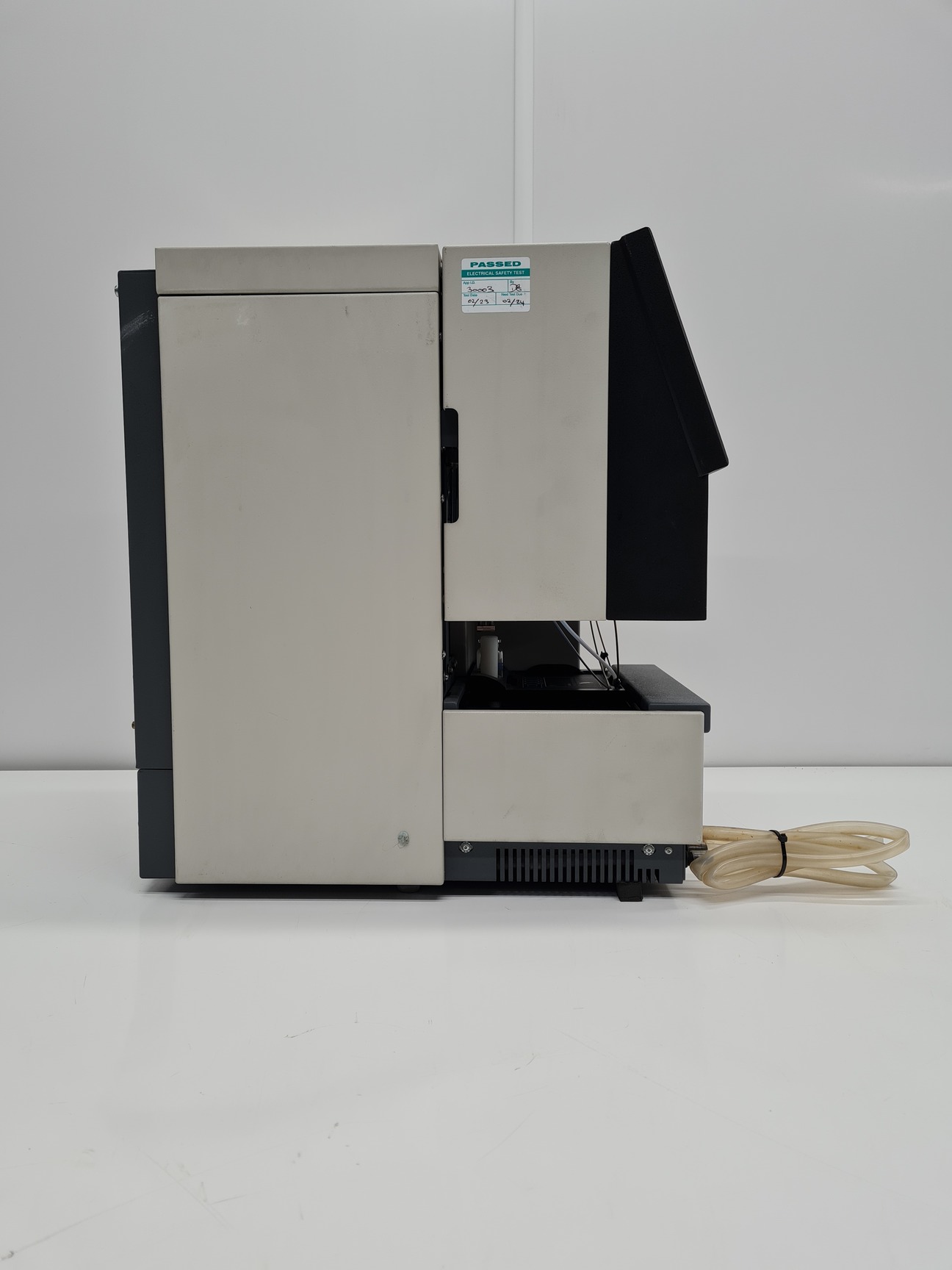 Image of Famos 920 Well Plate MicroAutosampler Lab