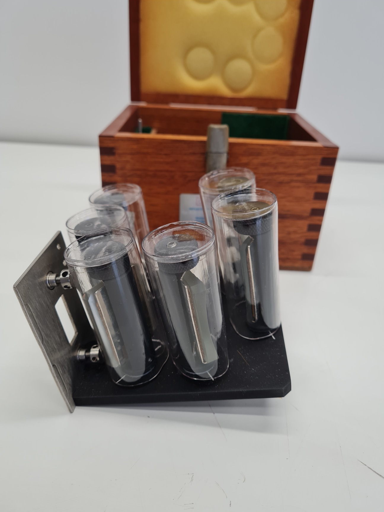 Image of Lot of Research & Industrial Instruments Spectroscopy Parts & Accessories