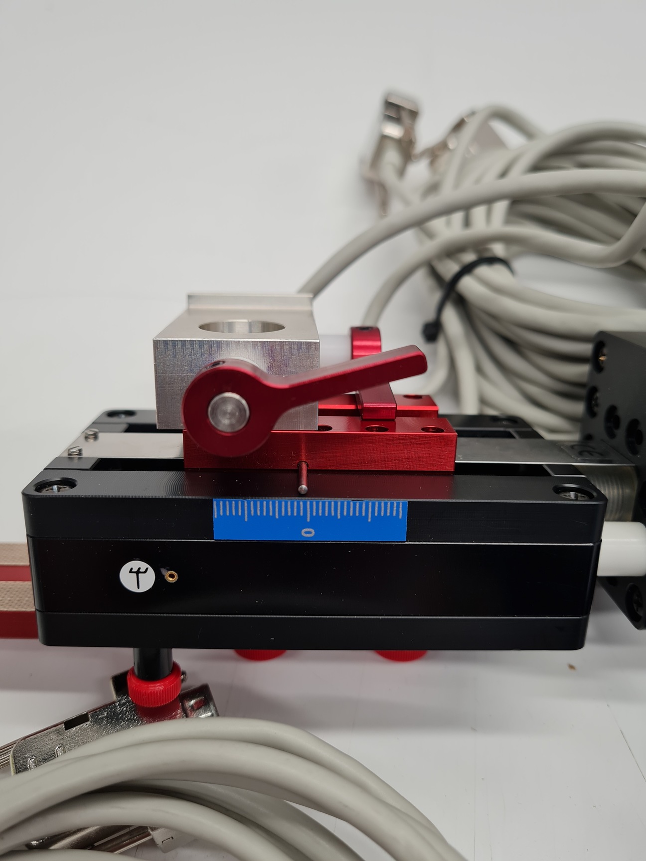 Image of 3 x Luigs & Neumann LN- Mini 25 Micromanipulators & LN Mini/Comb Controller Lab