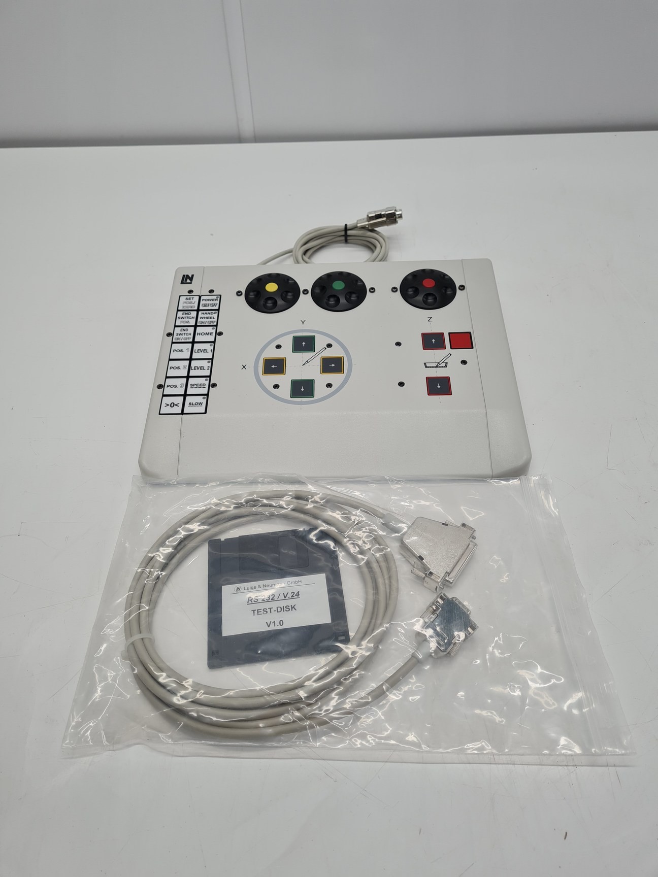 Image of 3 x Luigs & Neumann LN- Mini 25 Micromanipulators & LN Mini/Comb Controller Lab