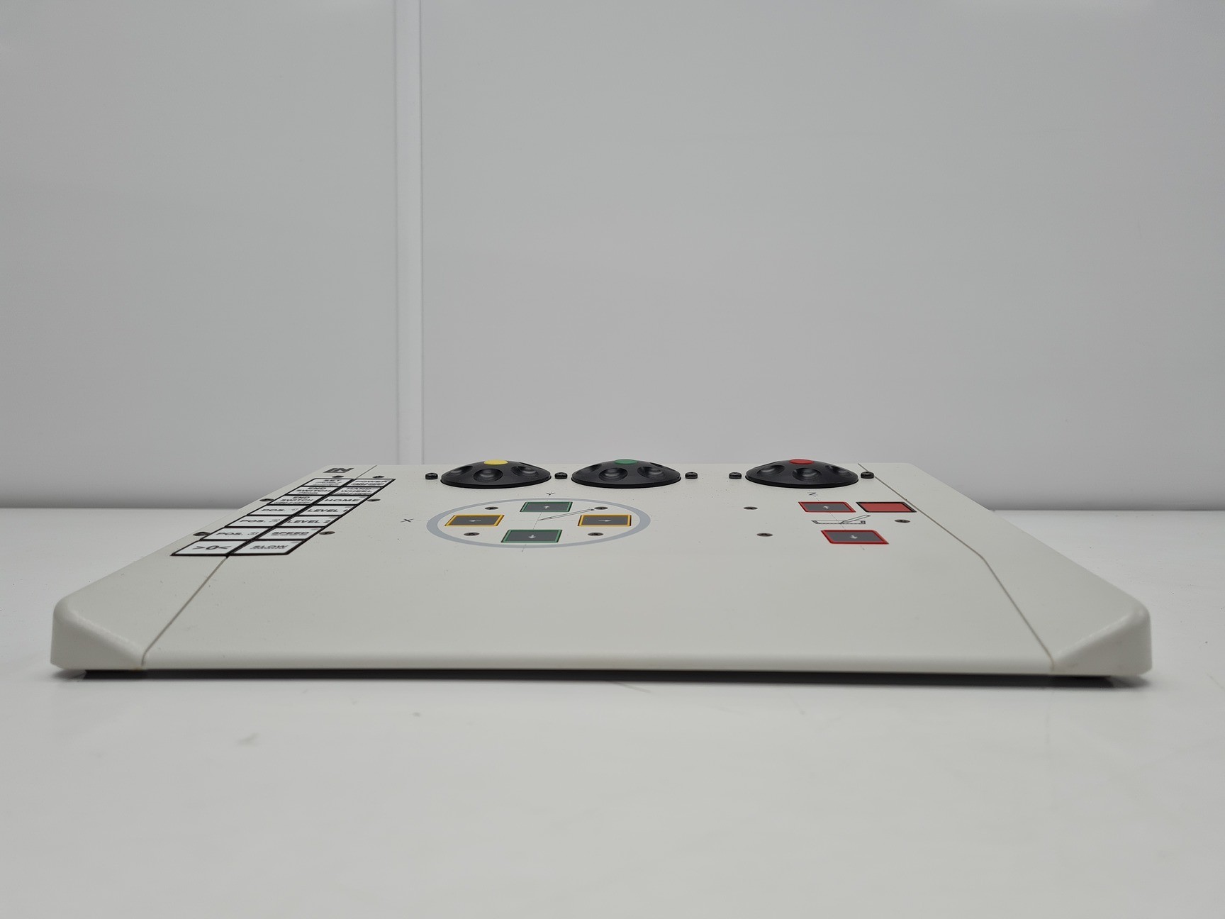 Image of 3 x Luigs & Neumann LN- Mini 25 Micromanipulators & LN Mini/Comb Controller Lab