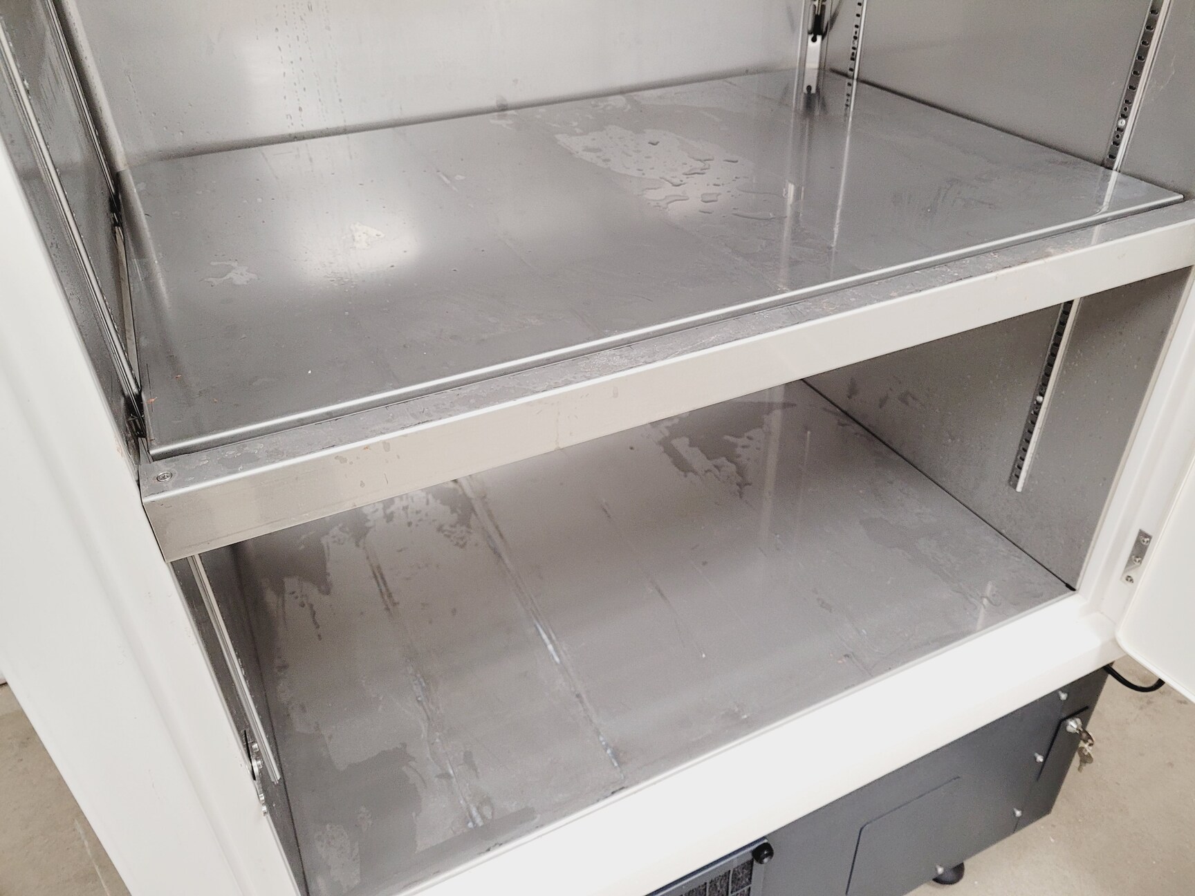 Image of New Brunswick Scientific Ultra Low Temperature Freezer U725 Innova -86 G Lab