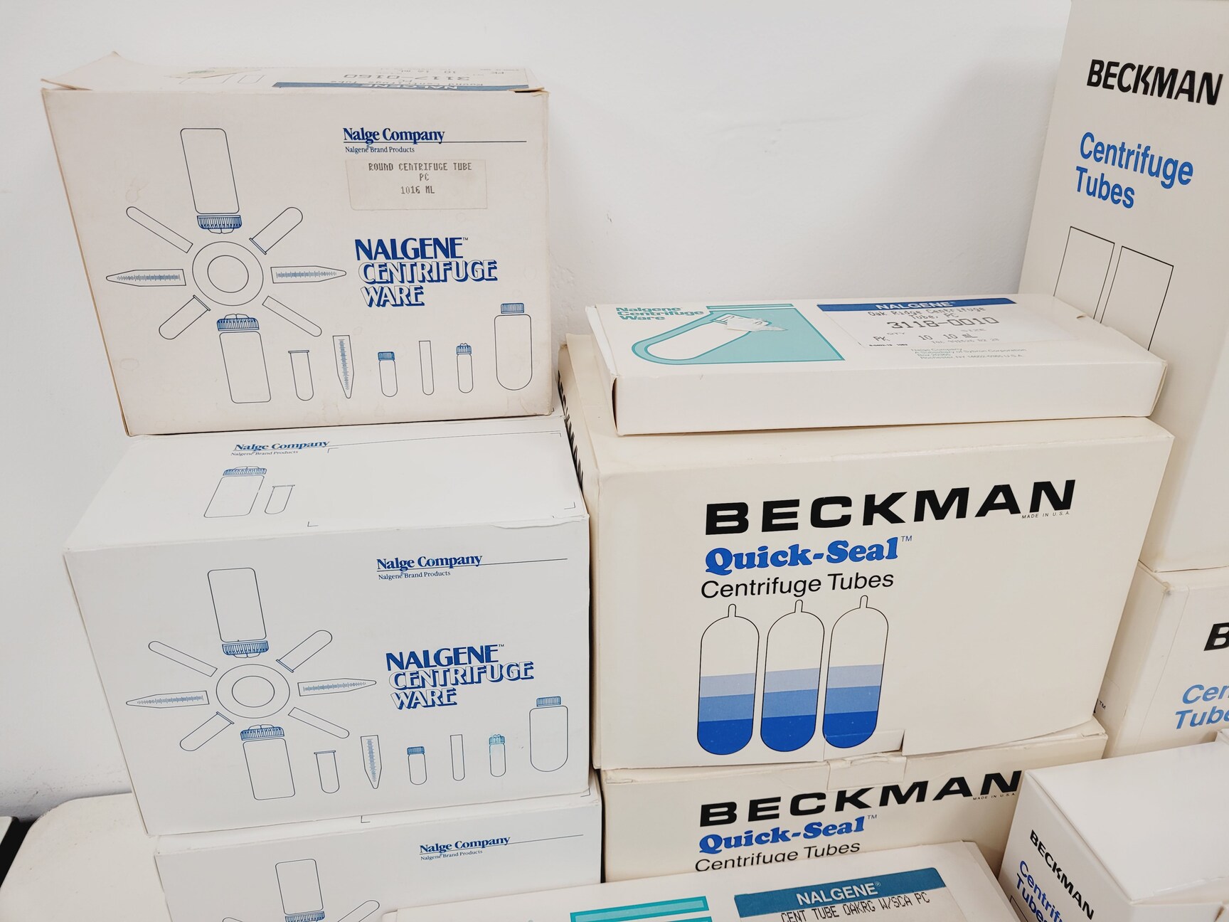 Image of Beckman Coulter Optima L-100 XP Ultracentrifuge Lab