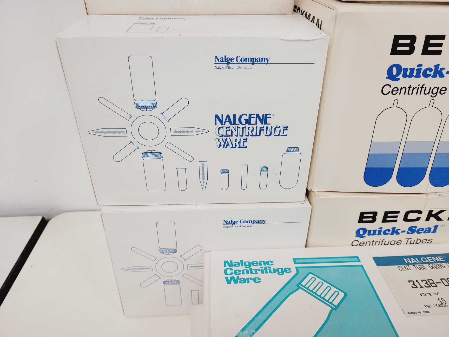 Image of Beckman Coulter Optima L-100 XP Ultracentrifuge Lab