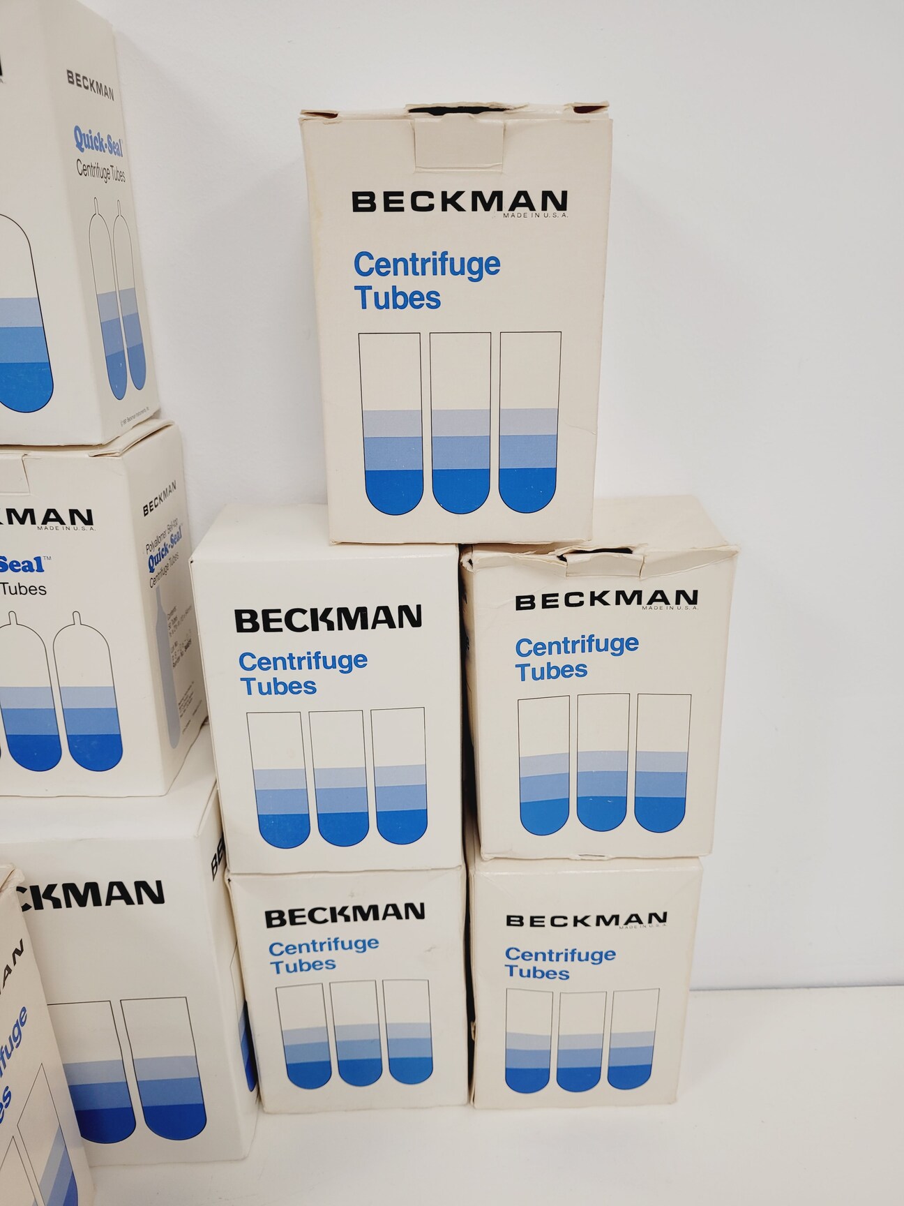 Image of Beckman Coulter Optima L-100 XP Ultracentrifuge Lab