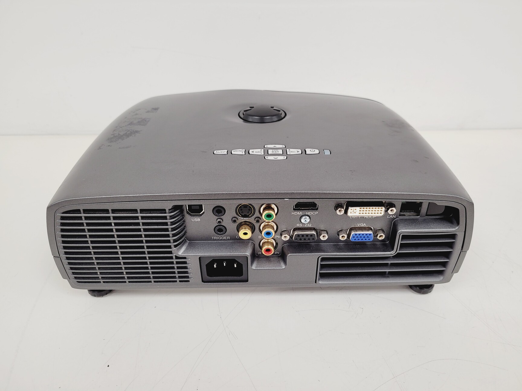 Image of Projection Design evo22 SX+ Zoom GP2 Projector