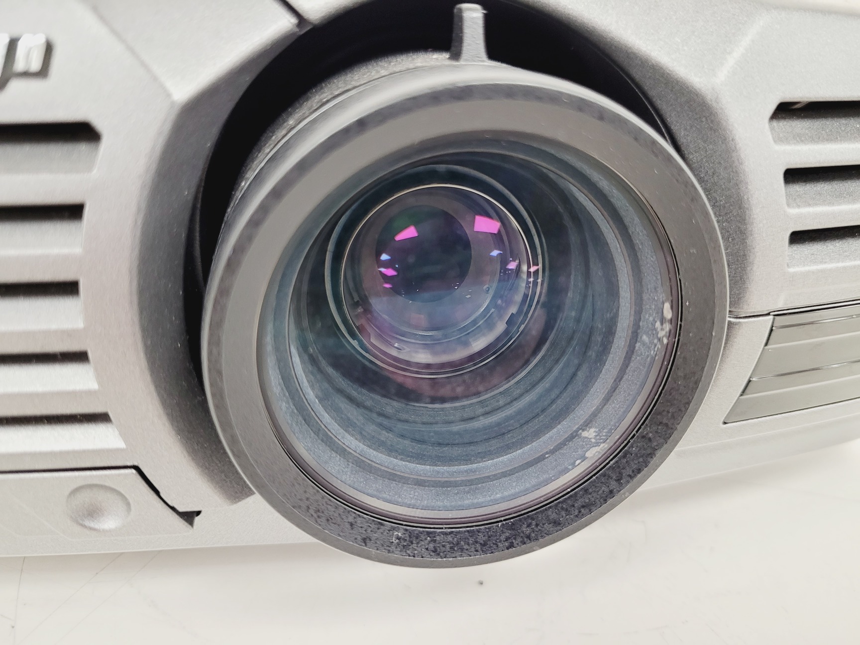 Image of Projection Design evo22 SX+ Zoom GP2 Projector Vanquish Grey